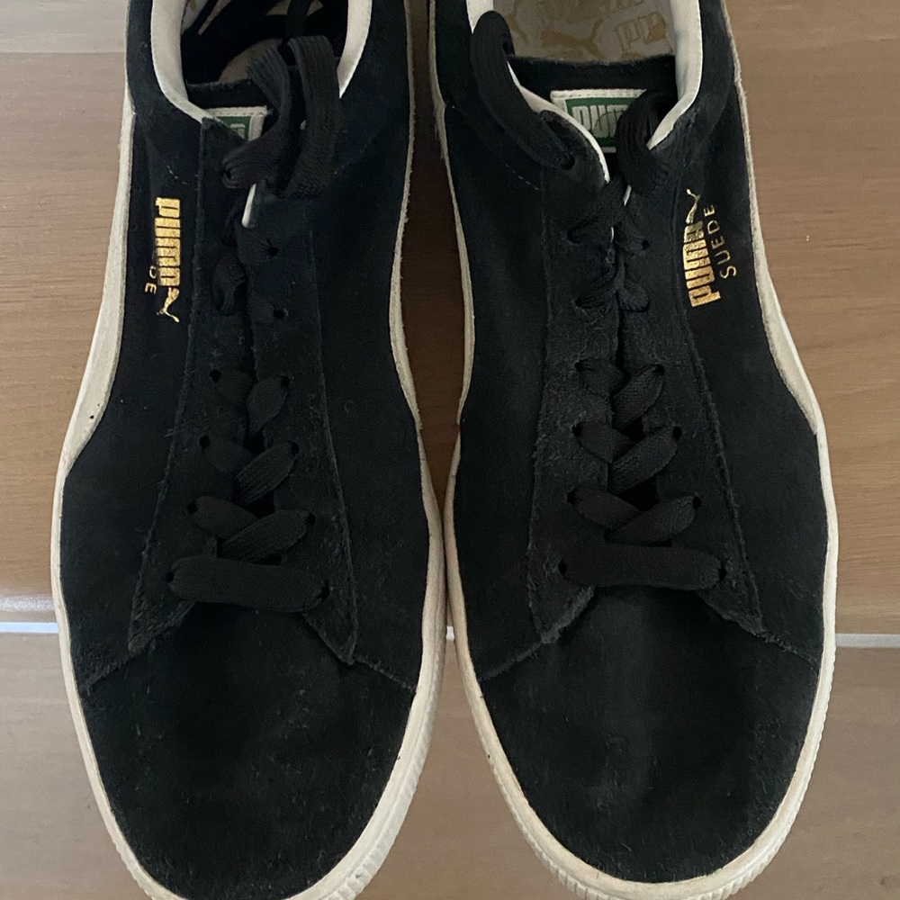Men’s size 12 Puma Suede sneaker